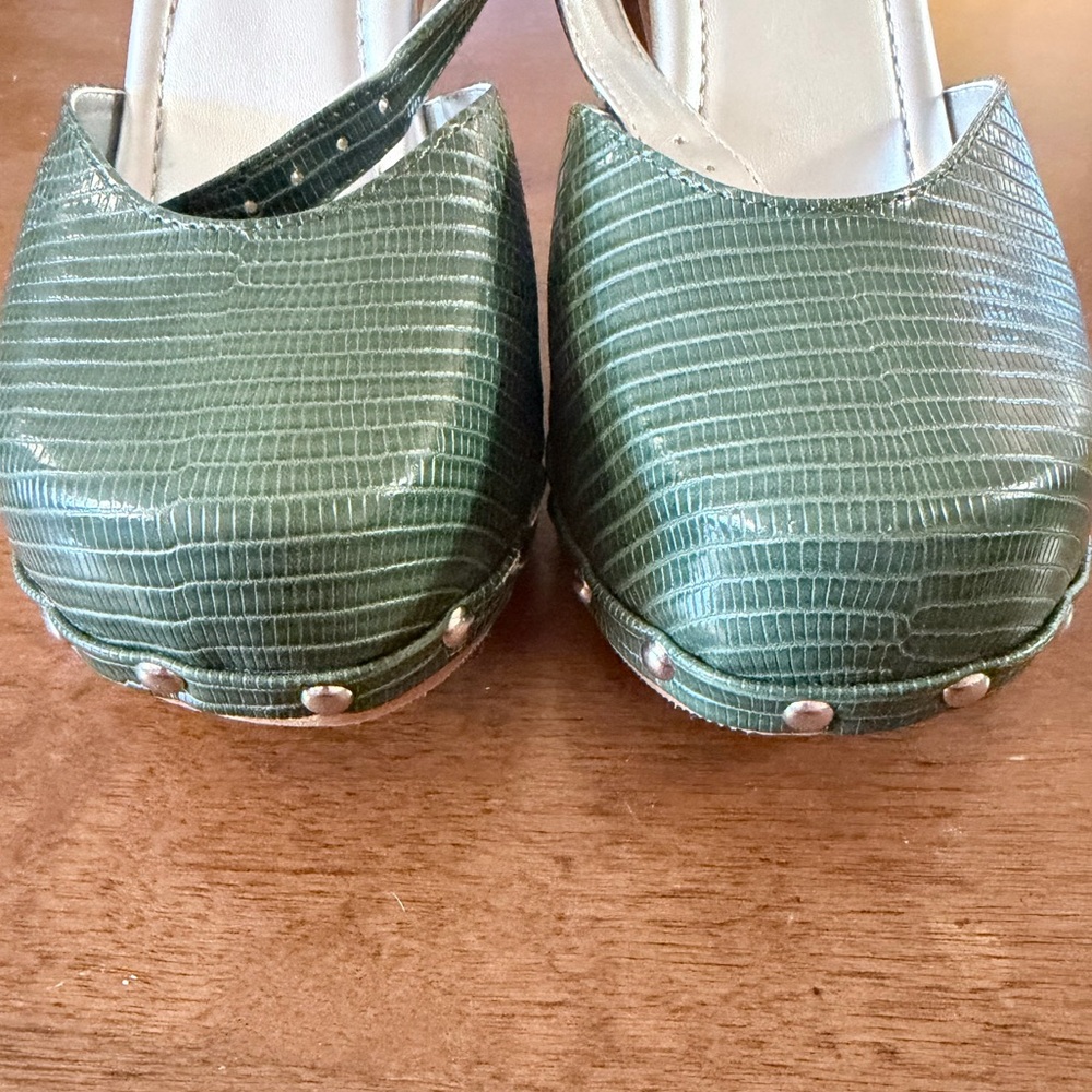 LUCKY LOU PLATFORM SHOES (WORN ONCE) - Picture 3 of 6